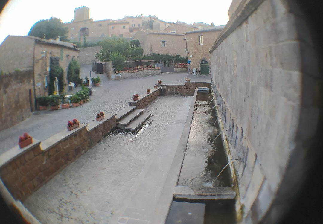 Fontana delle sette cannelle-Tuscania必去景点