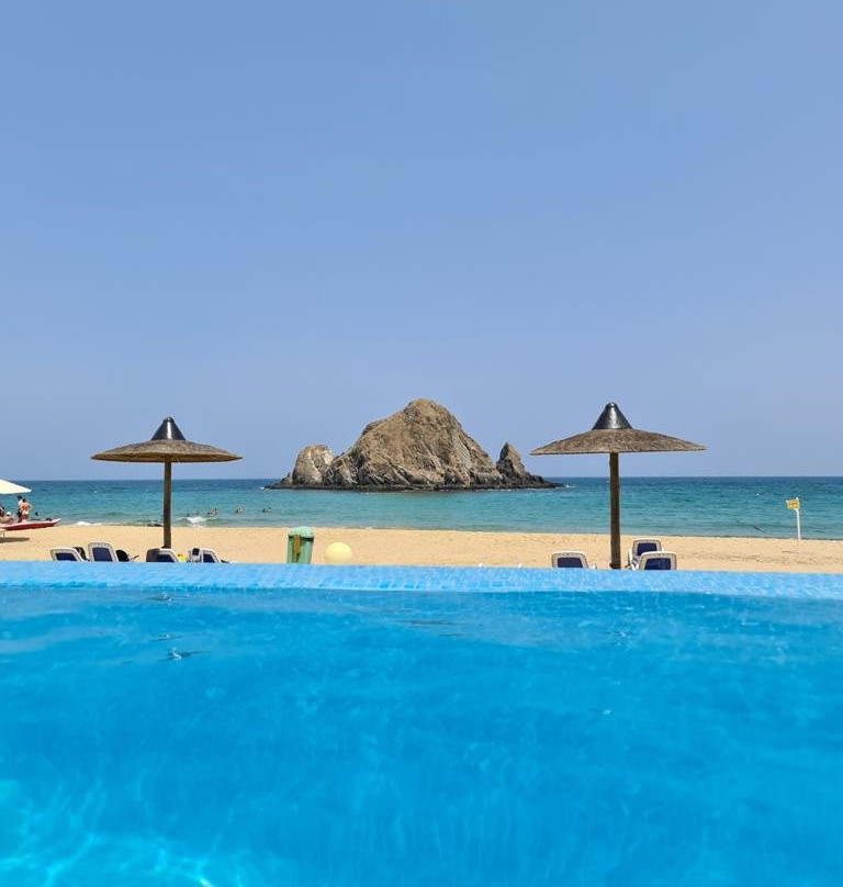 Sandy Beach Hotel & Resort主图