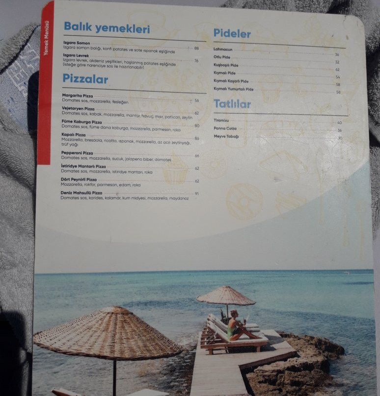 Flyinn Beach景点图片