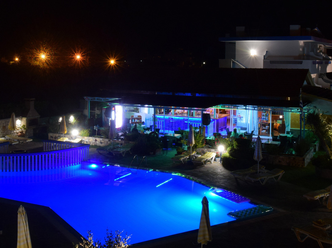 Sunlight Studios Pool Bar & Restaurant主图