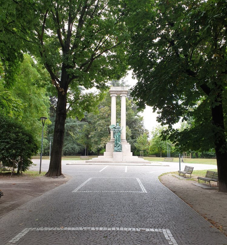 Parco Allea San Luca-诺瓦拉必去景点