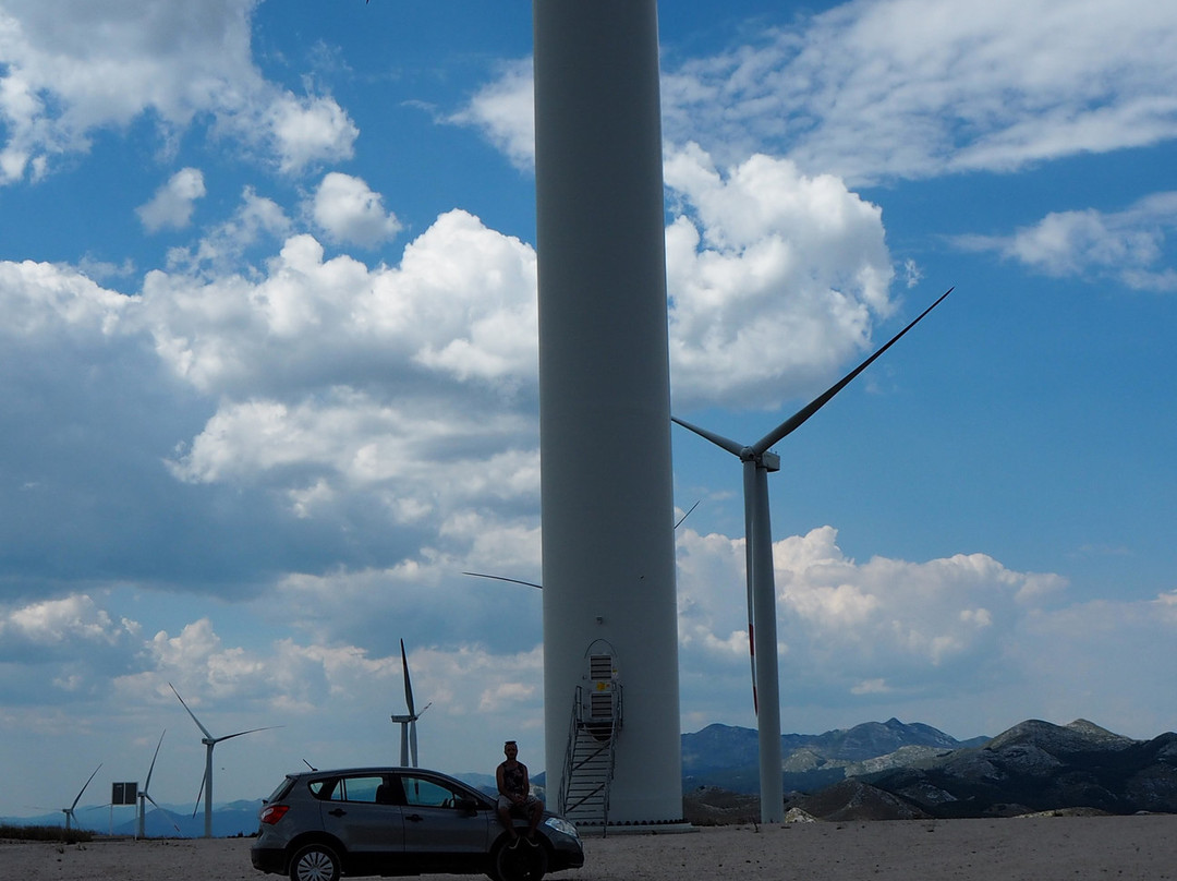 Krnovo Wind Farm景点图片