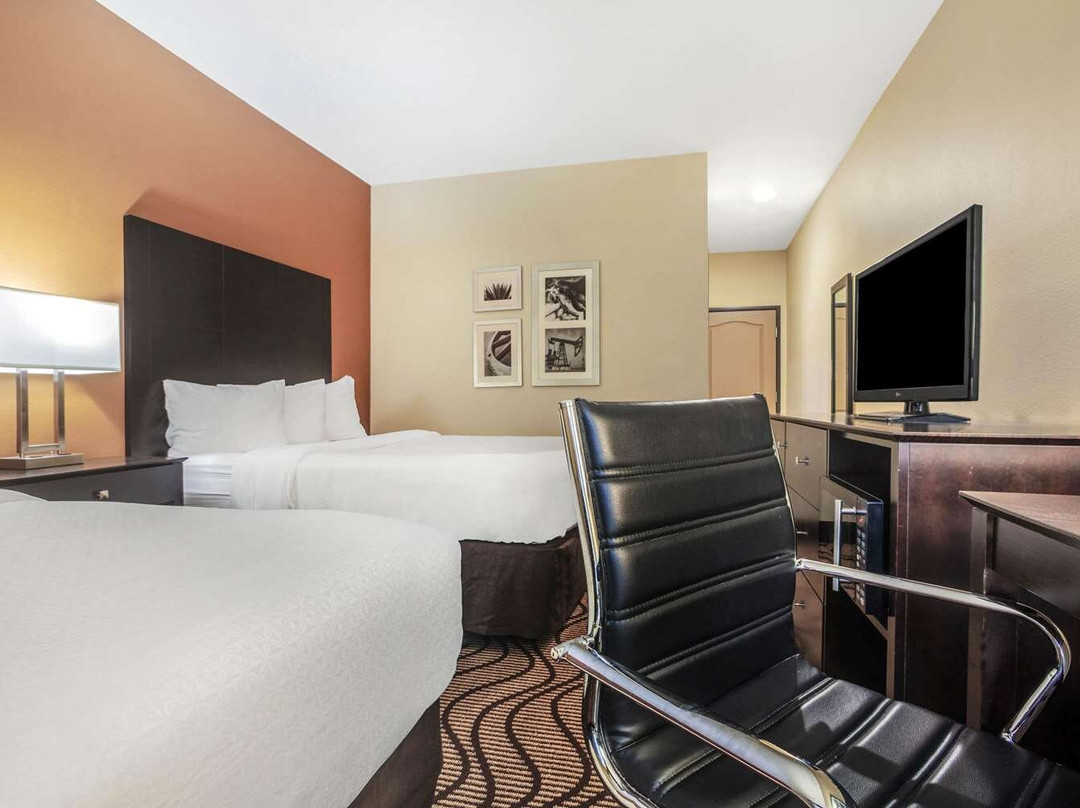 La Quinta Inn & Suites by Wyndham Beeville主图