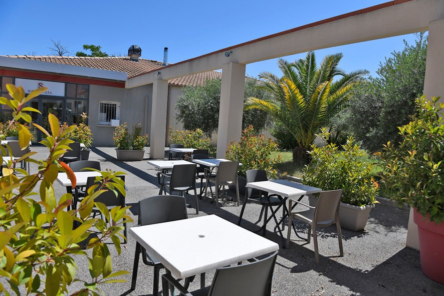 Brit Hotel Clermont L'Herault主图