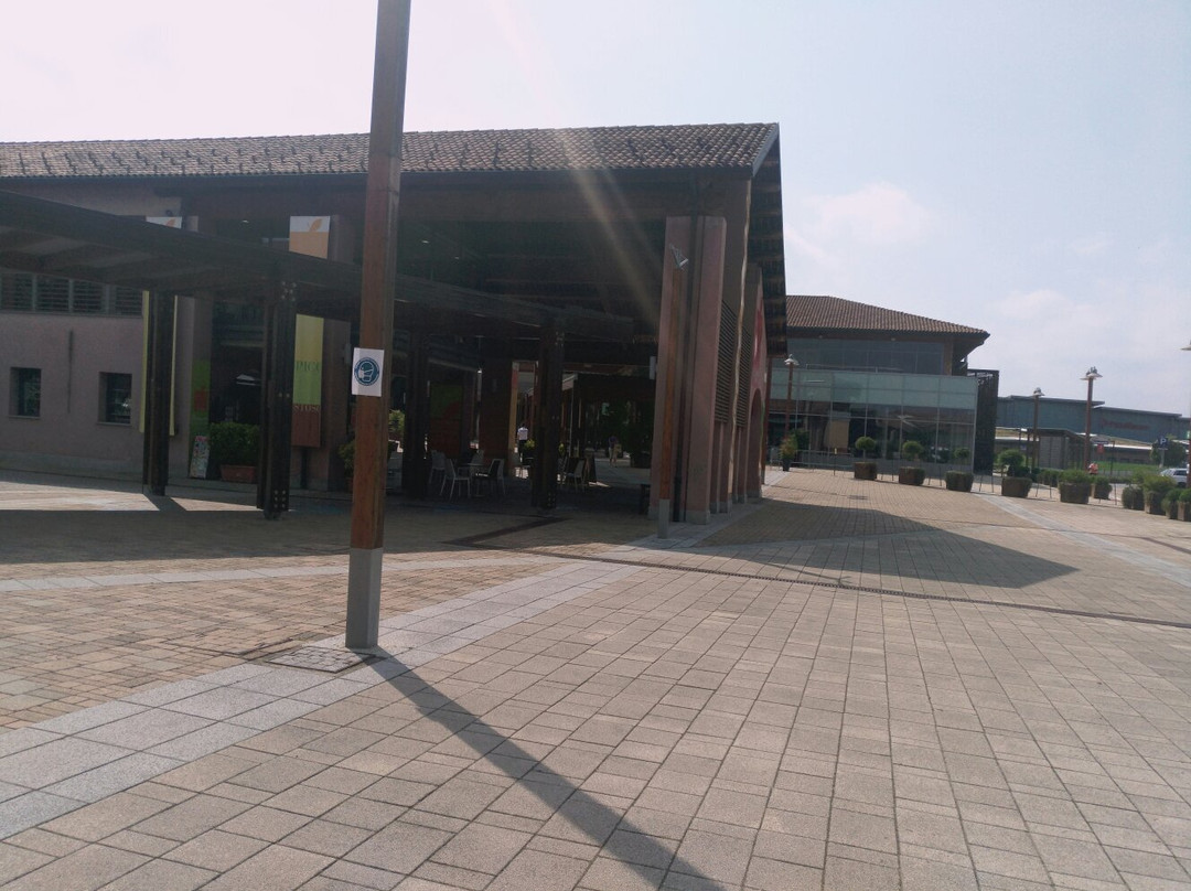 Mondovicino Outlet Village景点图片