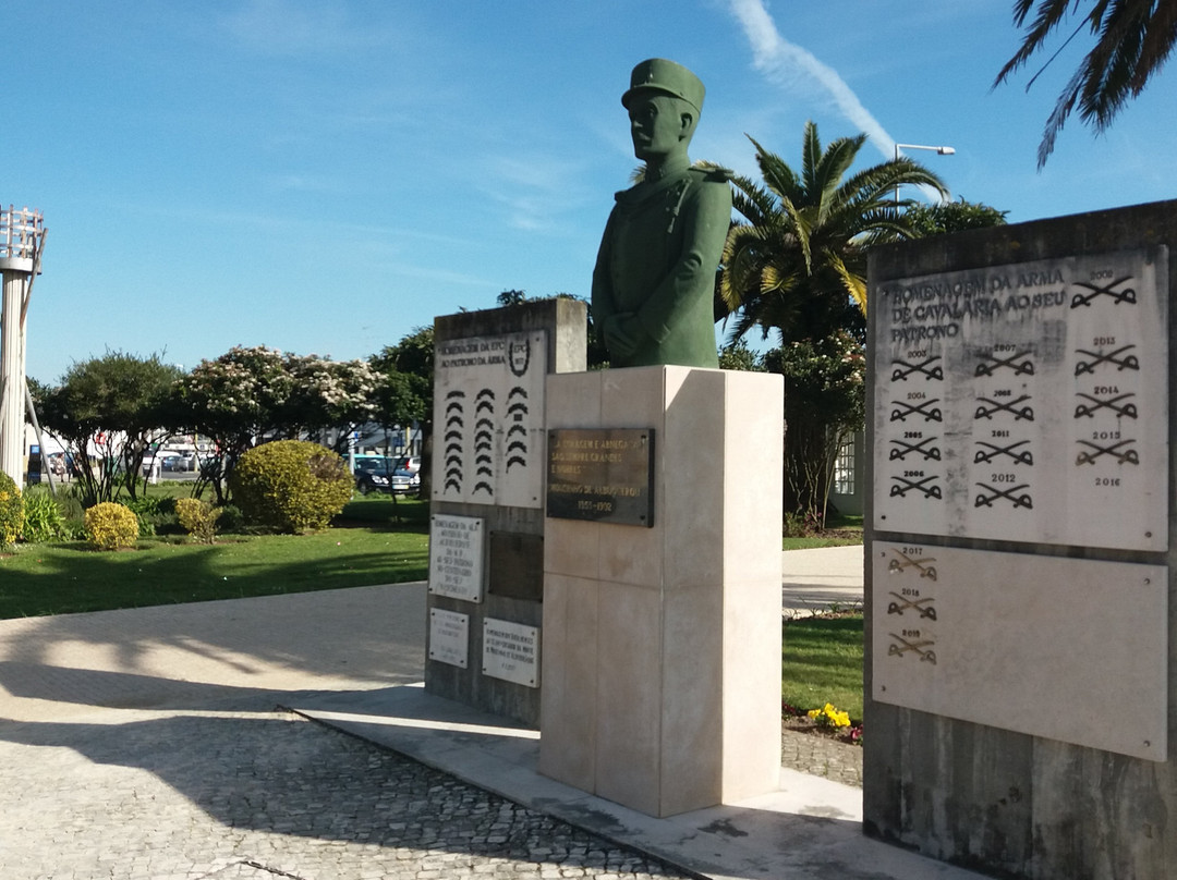 Homenagem a Mouzinho de Albuquerque-Batalha必去景点