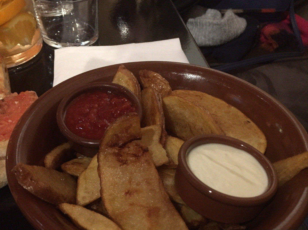 Los Dos Hermanos-克莱蒙费朗必去景点