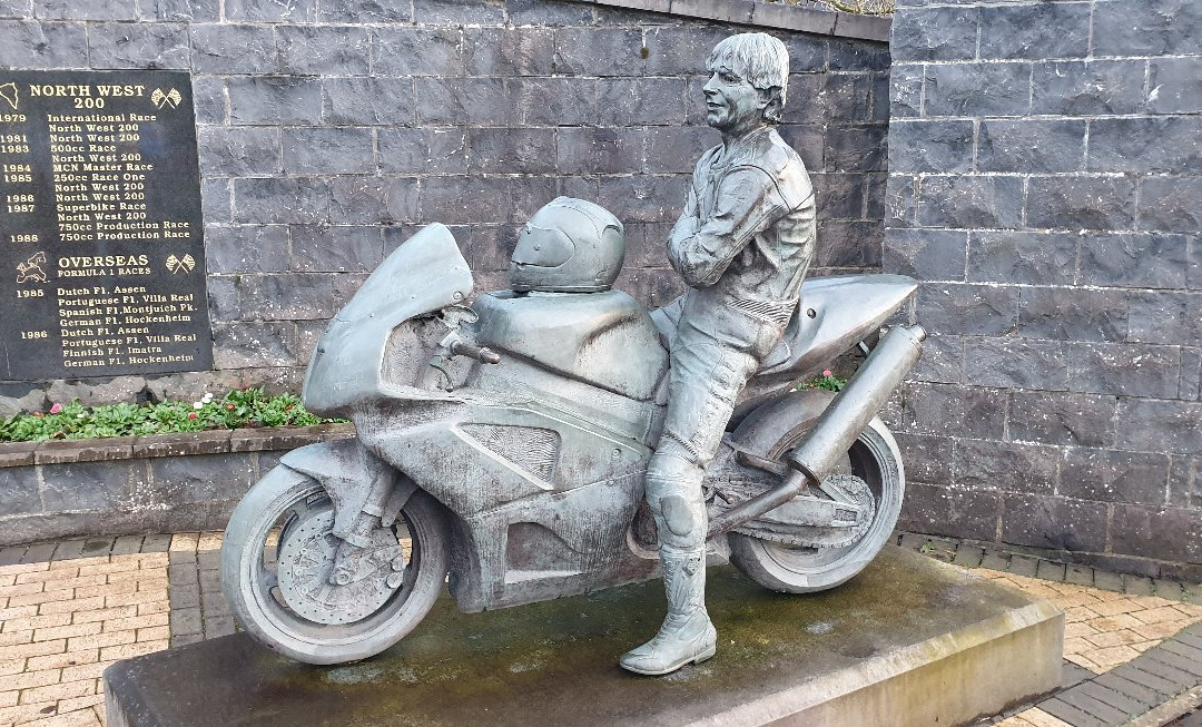 Joey Dunlop Memorial Garden景点图片