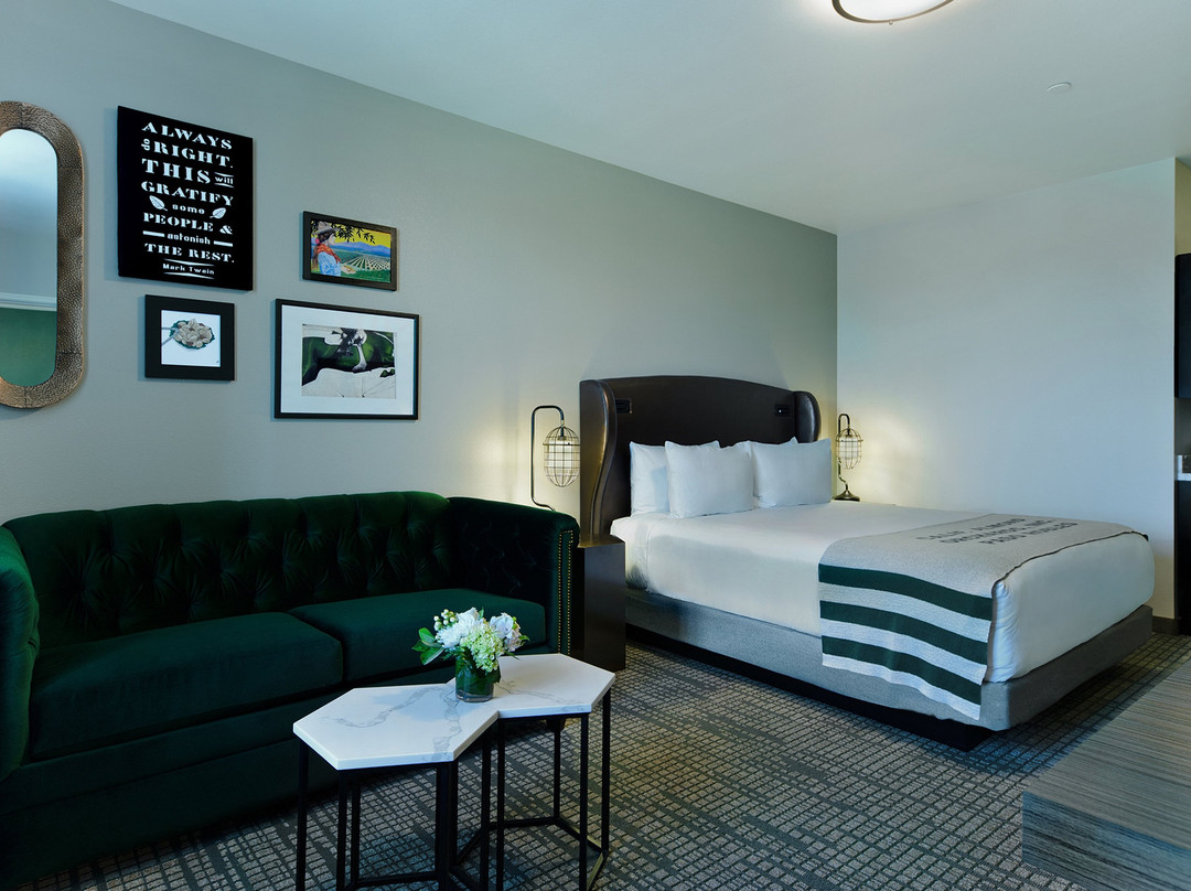 Oxford Suites Paso Robles主图