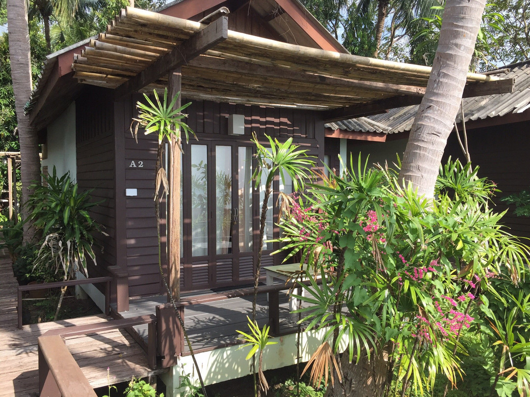 日落湾度假酒店主图