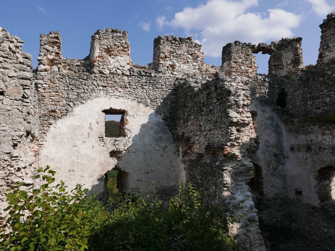 The ruins of the castle Tematin-Luka必去景点