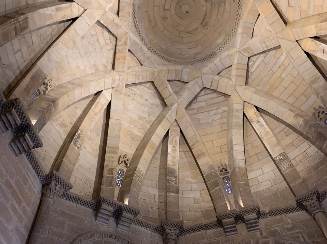 Iglesia Octognal del Santo Sepulcro-Torres del Rio必去景点