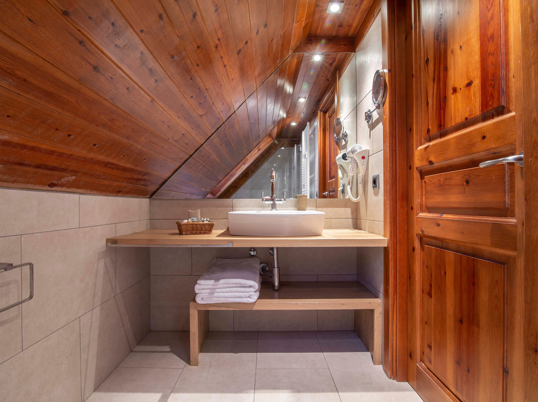 Eira Ski Lodge主图