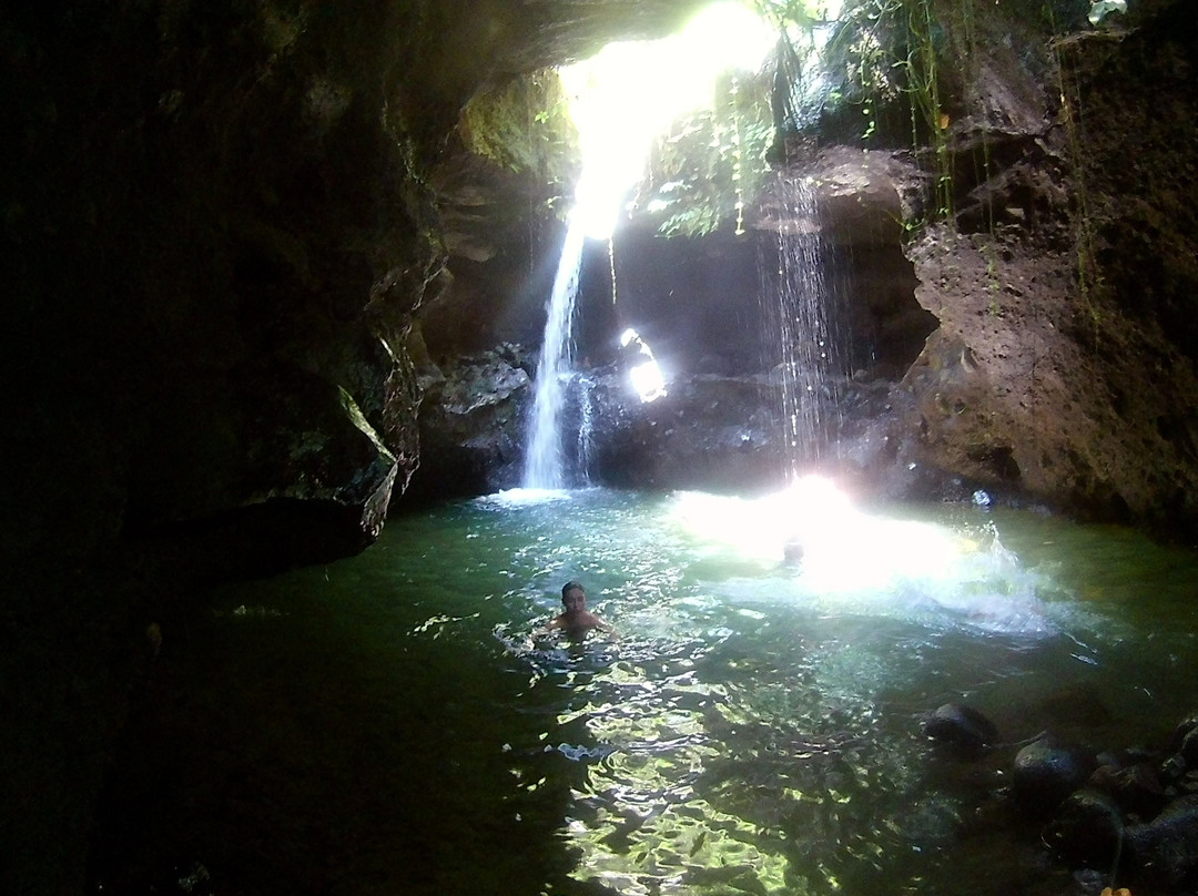 Tetebatu Waterfall景点图片