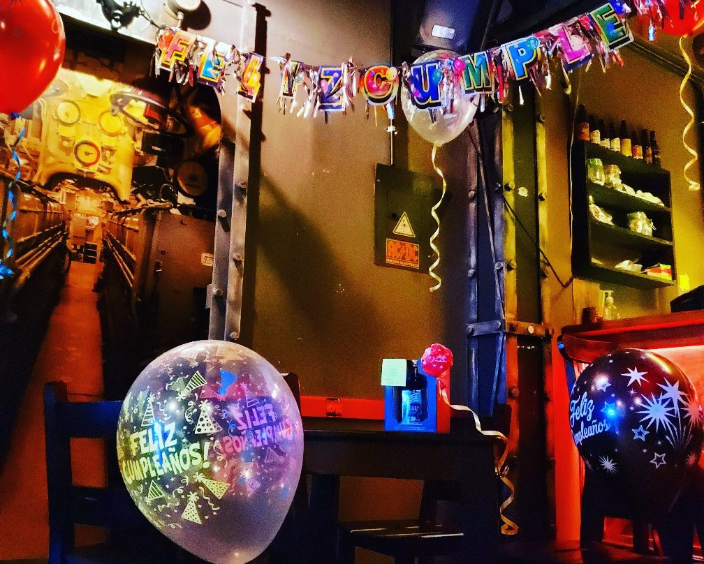 Garage Drinks Bar景点图片