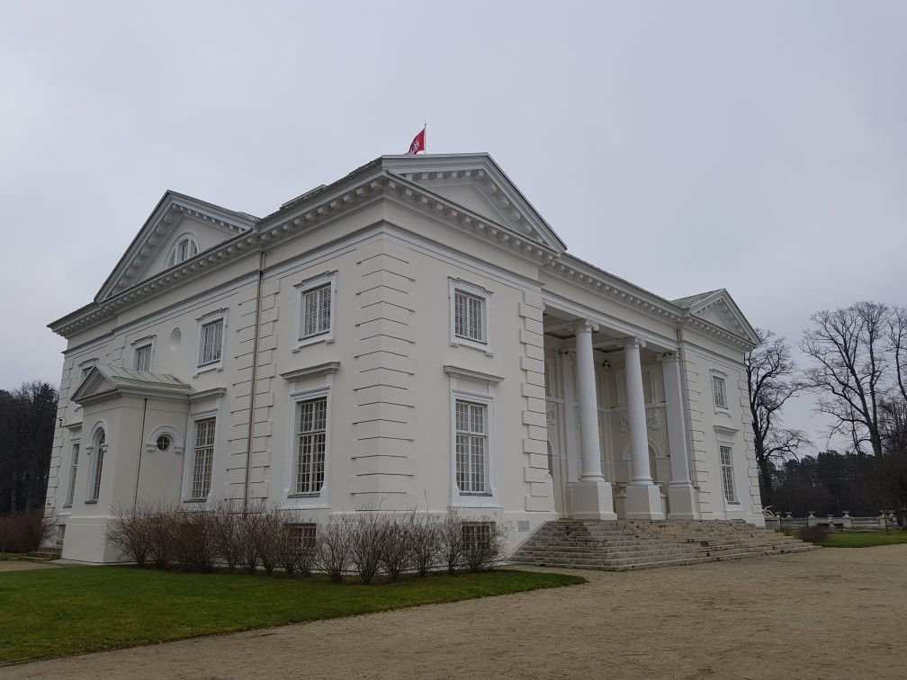 Užutrakis Manor Estate (The Tyszkiewicz Palace)景点图片