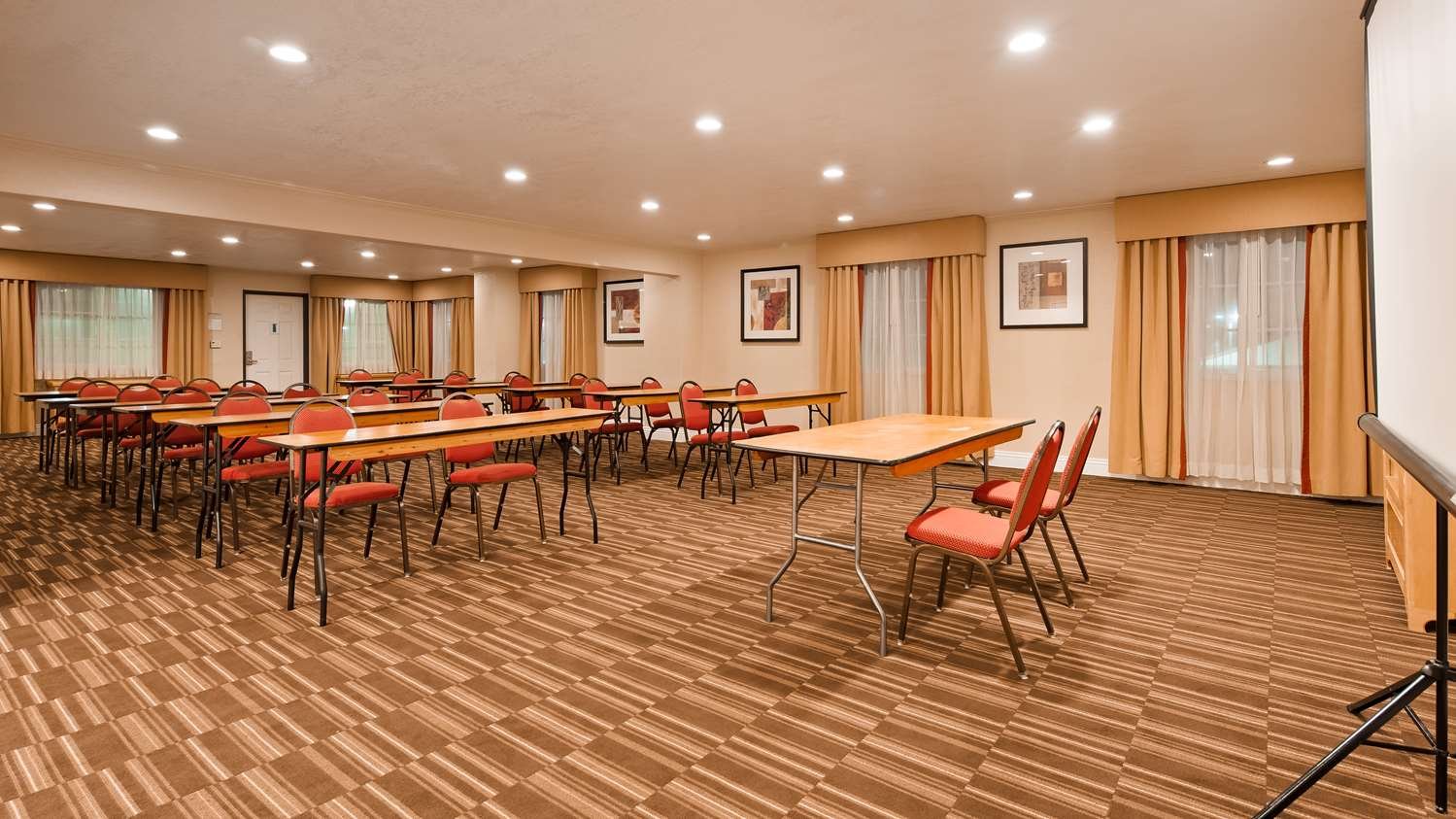 安大略机场贝斯特韦斯特普勒斯酒店-官方