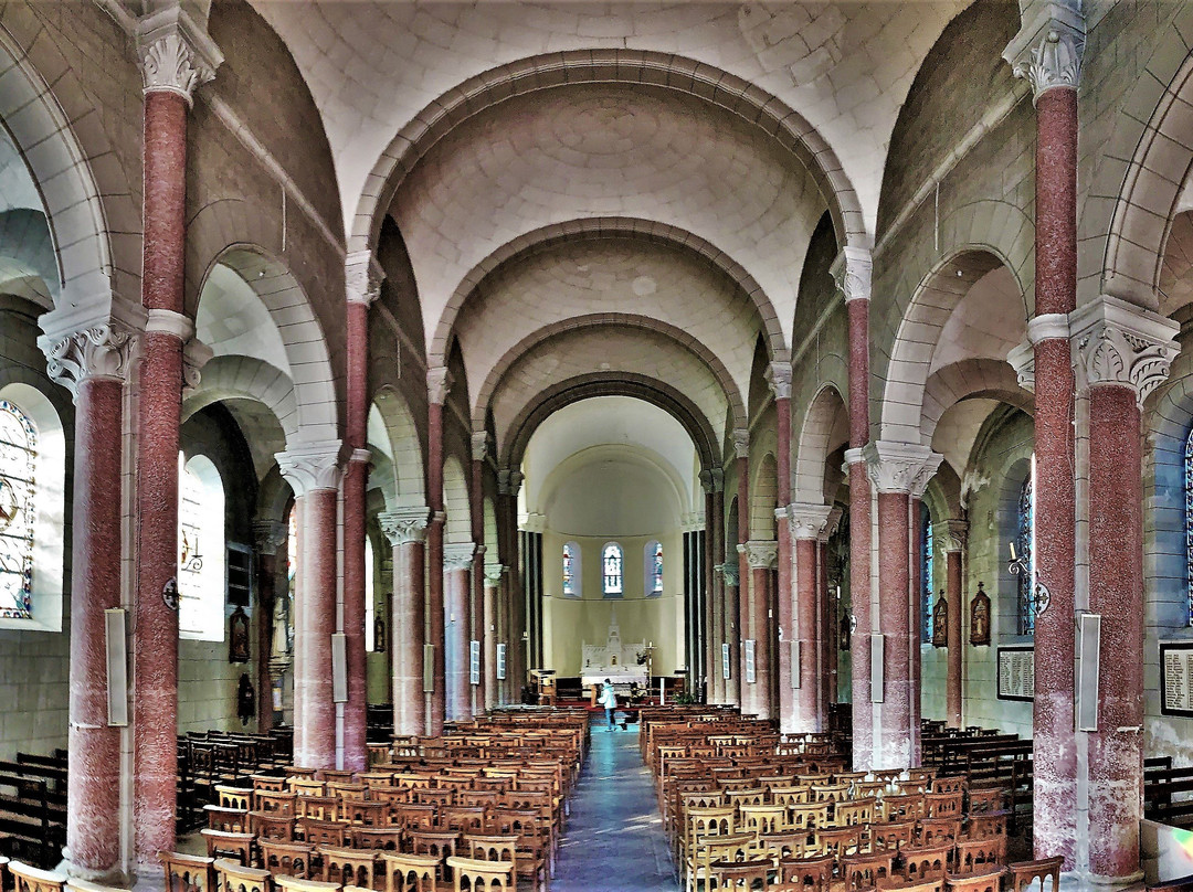 Eglise de Saint Varent景点图片