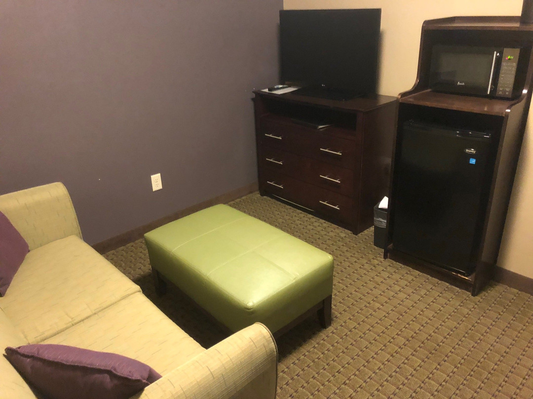 GrandStay Hotel & Suites Thief River Falls主图