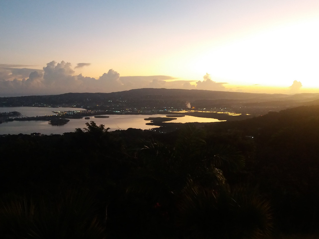 Waterfield Retreat主图