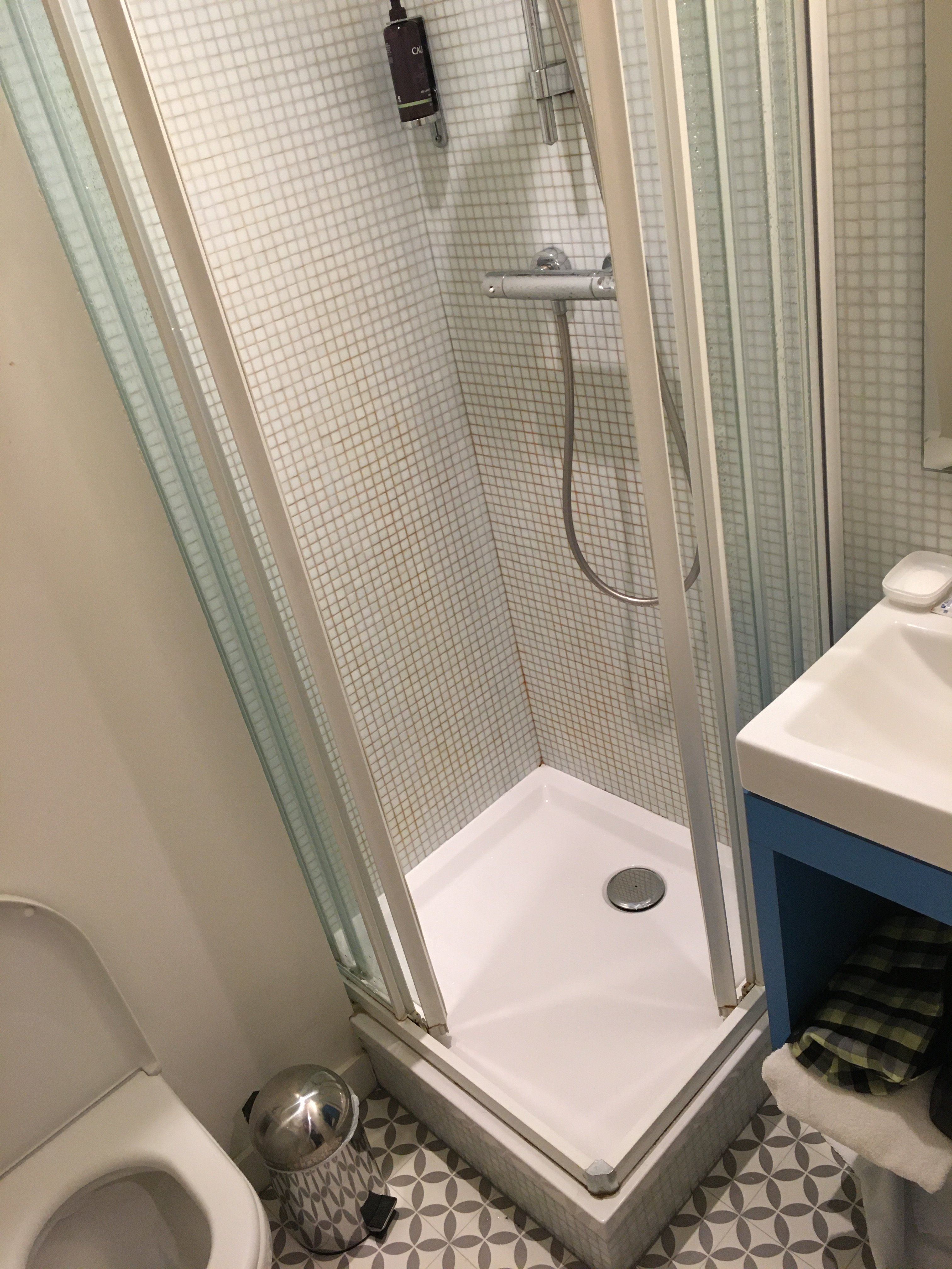 Vintage Hotel Brussels-浴室