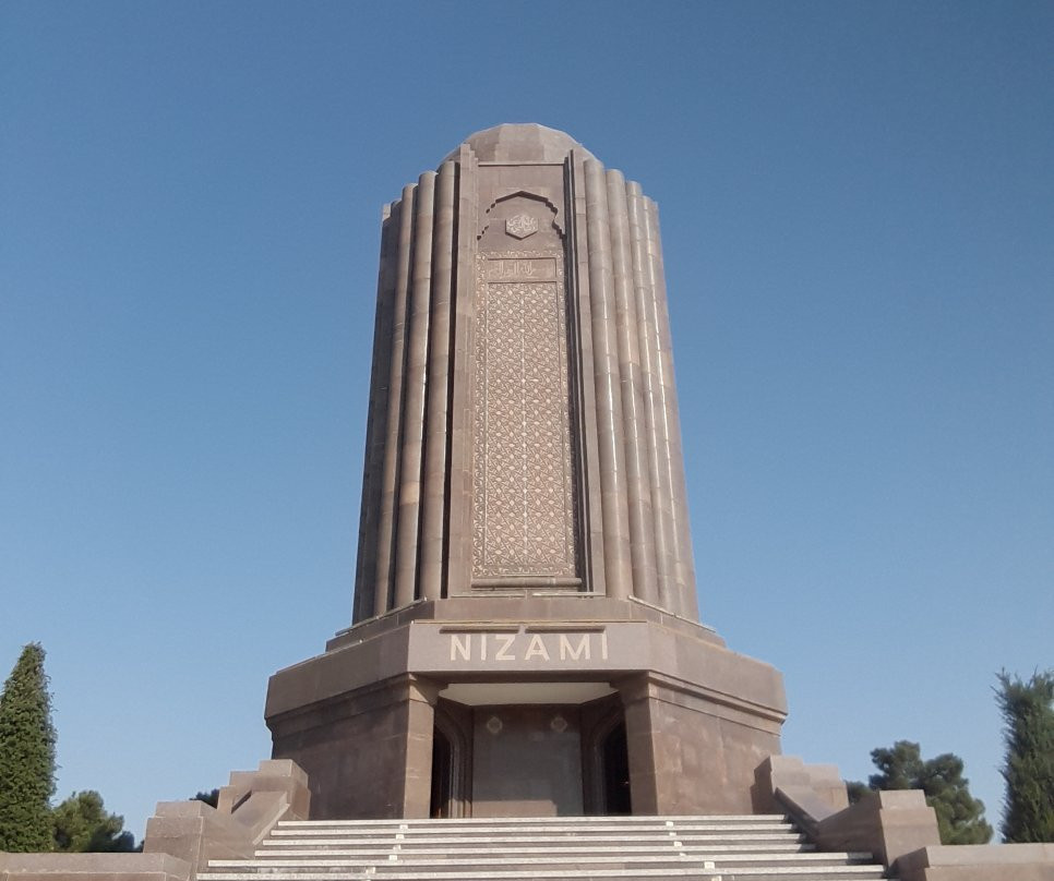 Nizami Ganjavi Mausoleum景点图片