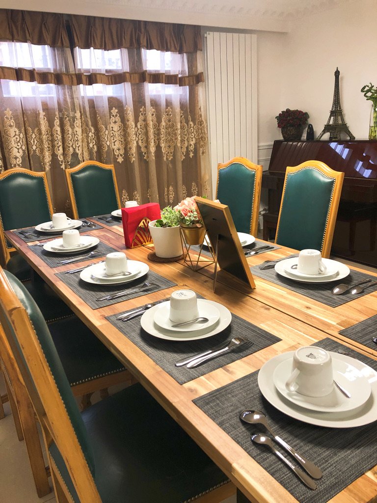 La Maison Charentonneau-餐饮