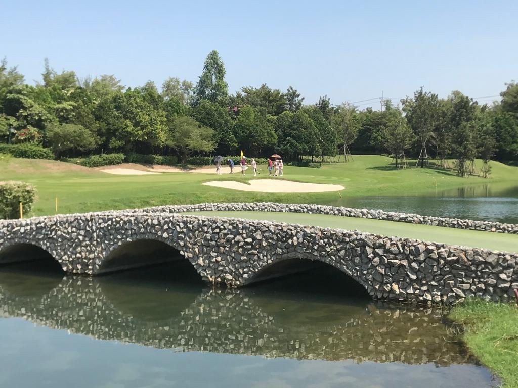 佛统府皇家宝石高尔夫度假村主图