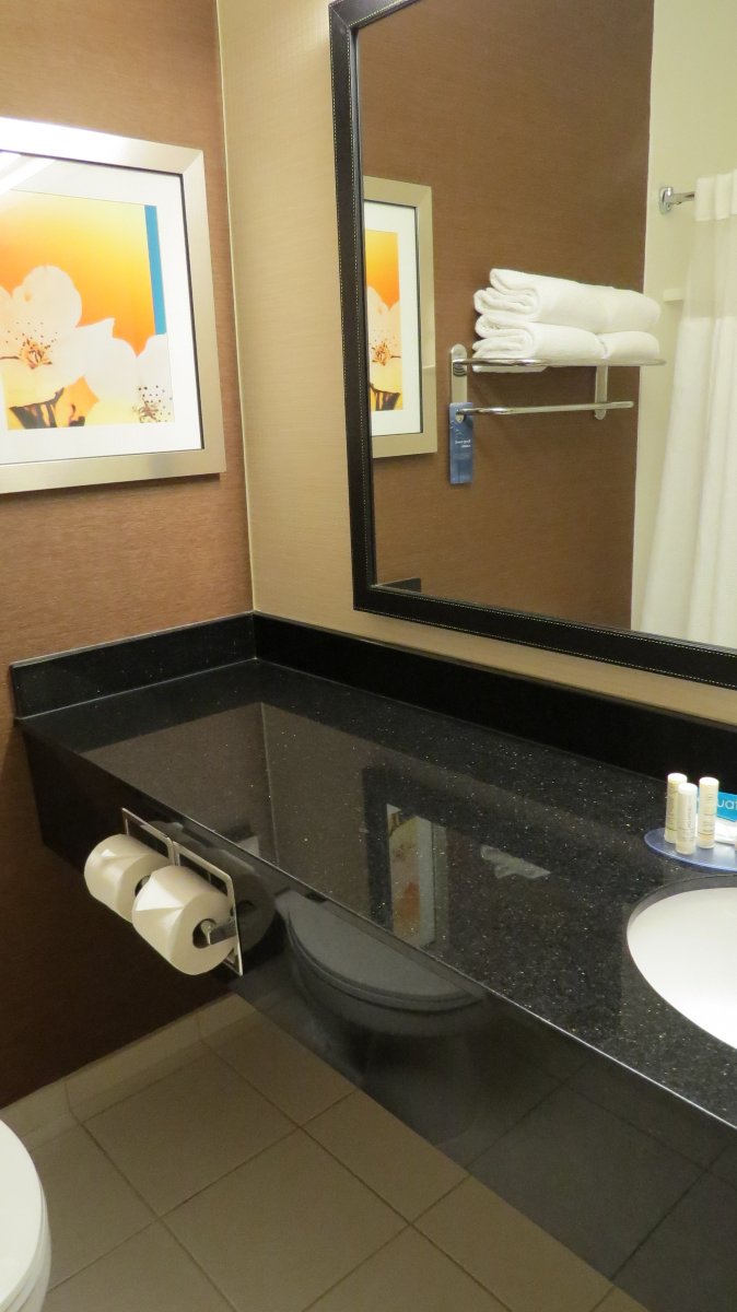 Fairfield by Marriott Inn & Suites Cheyenne-浴室