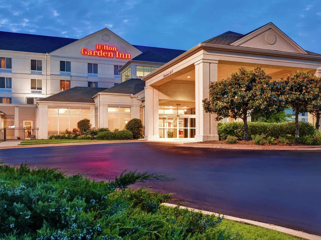 康威希尔顿花园酒店主图