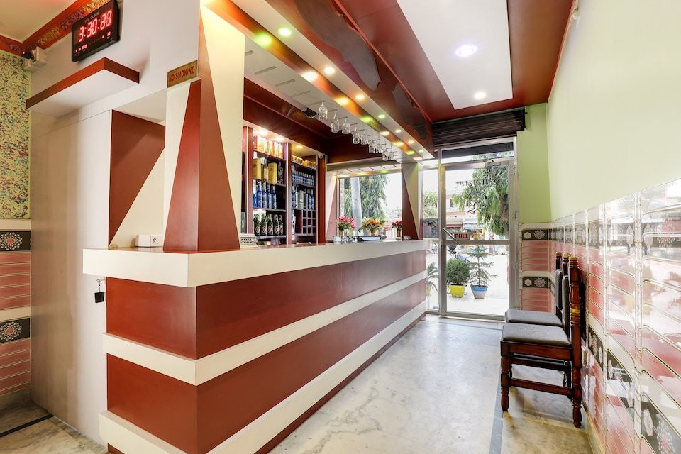 SPOT ON 545 Ghatal Hotel主图