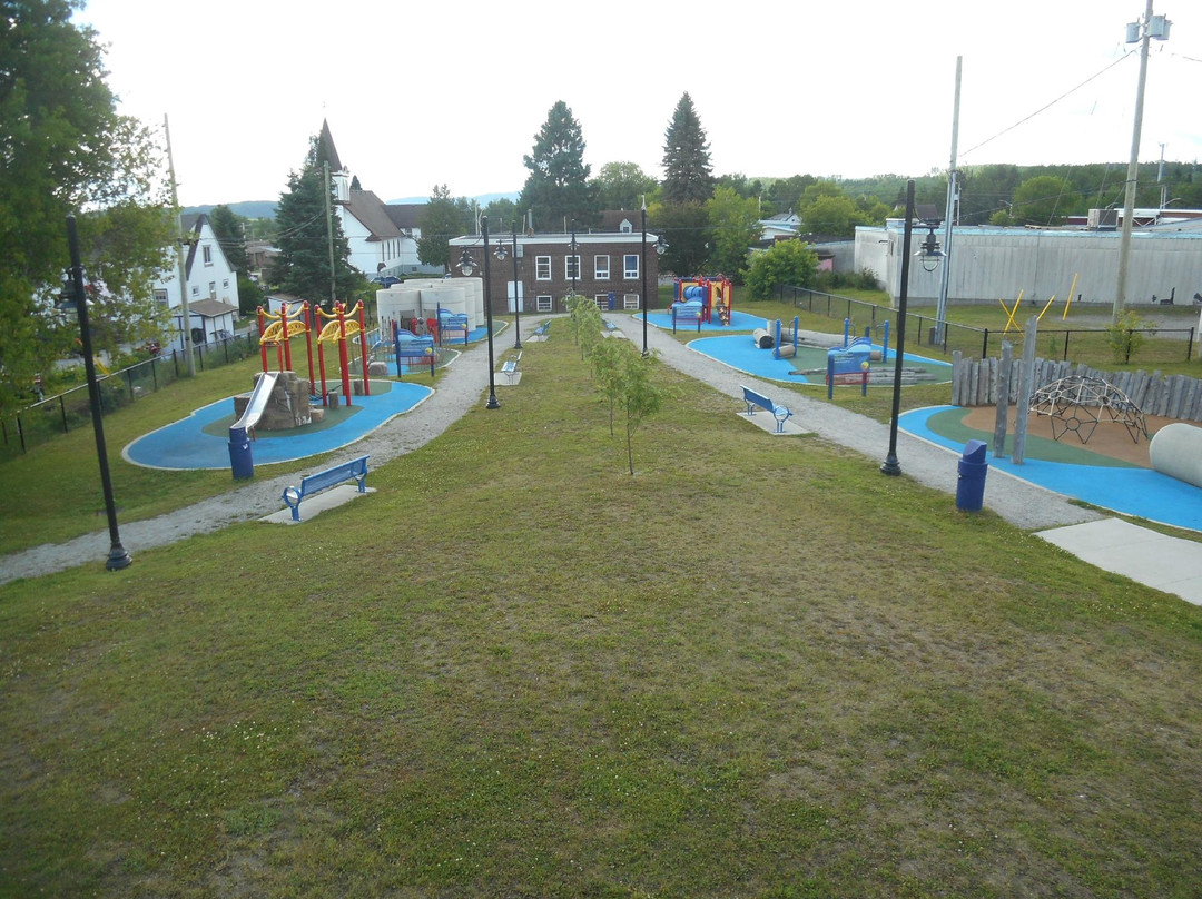 Thunder Bay District旅游景点-Paddle to the Sea Park