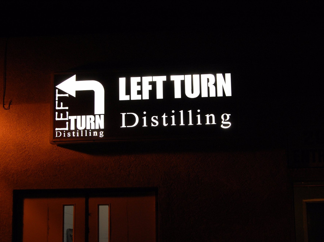 Left Turn Distilling景点图片