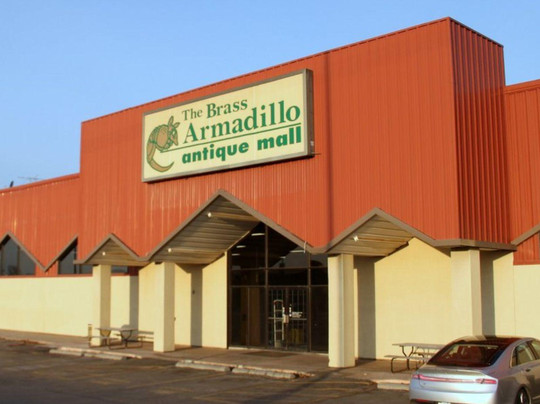 Gretna旅游景点-Brass Armadillo Antique Mall