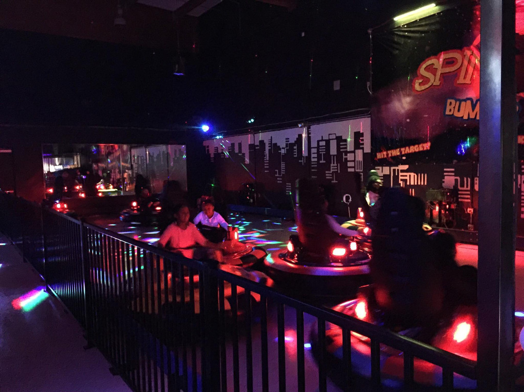 Ashland旅游景点-Lazer Lanes