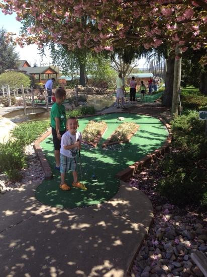 Two T's Golf Course景点图片