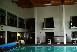 Econo Lodge Waupaca-泳池