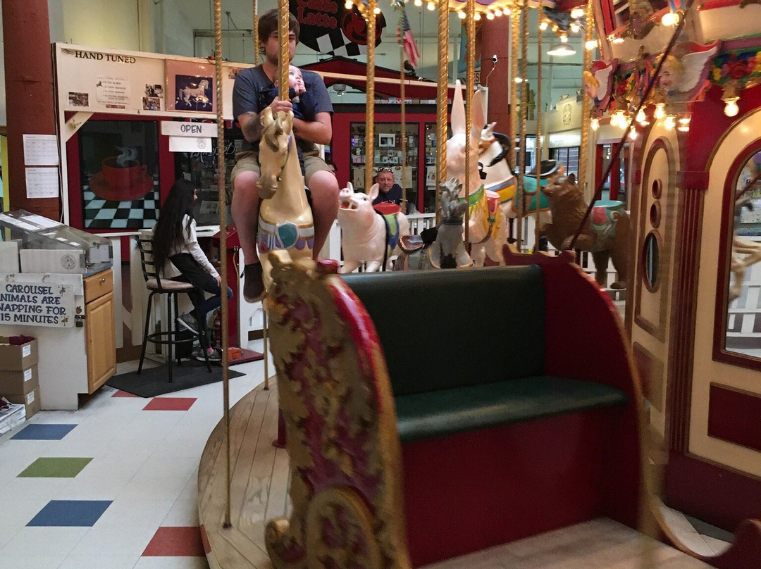 Seaside Carousel Mall-锡赛德必去景点