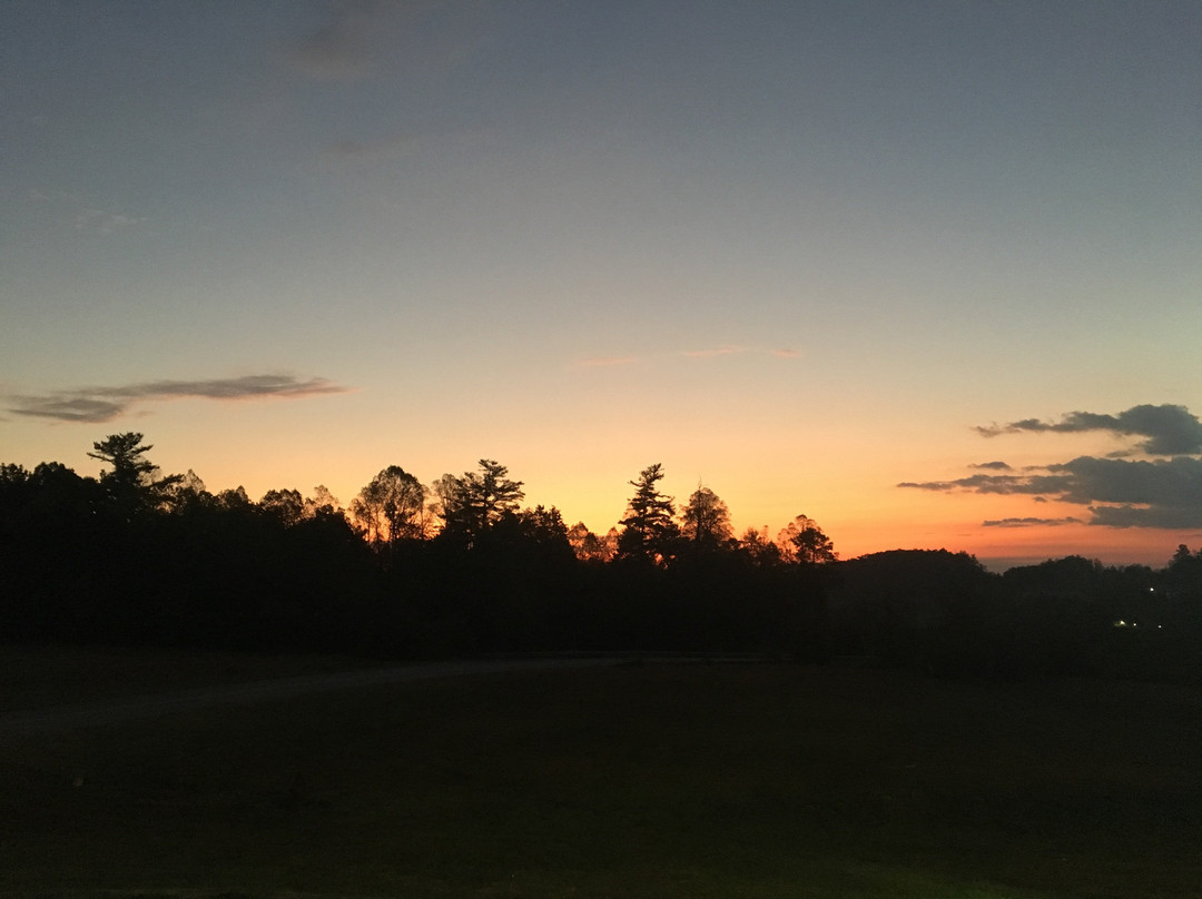 Campton Parkway Inn主图