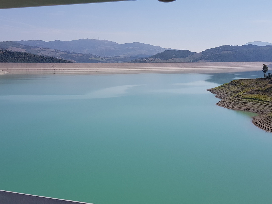 Lago di Monte Cotugno‎景点图片