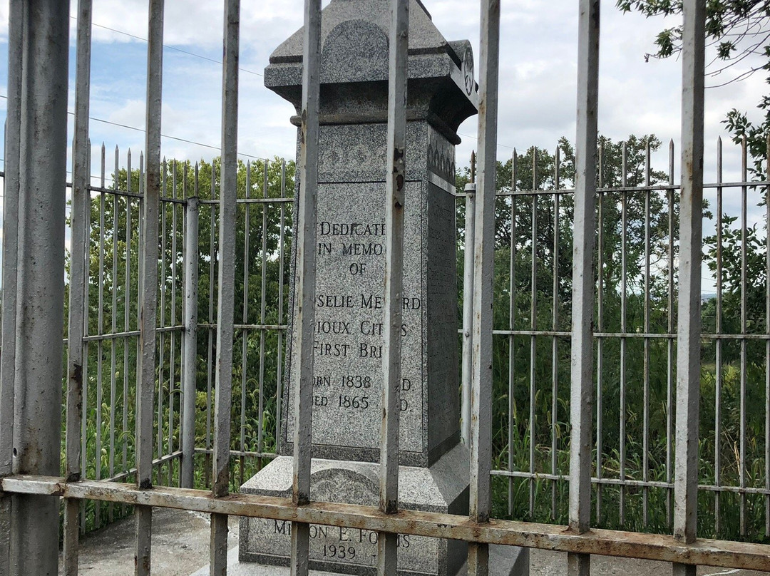 First Brides Grave-苏城必去景点