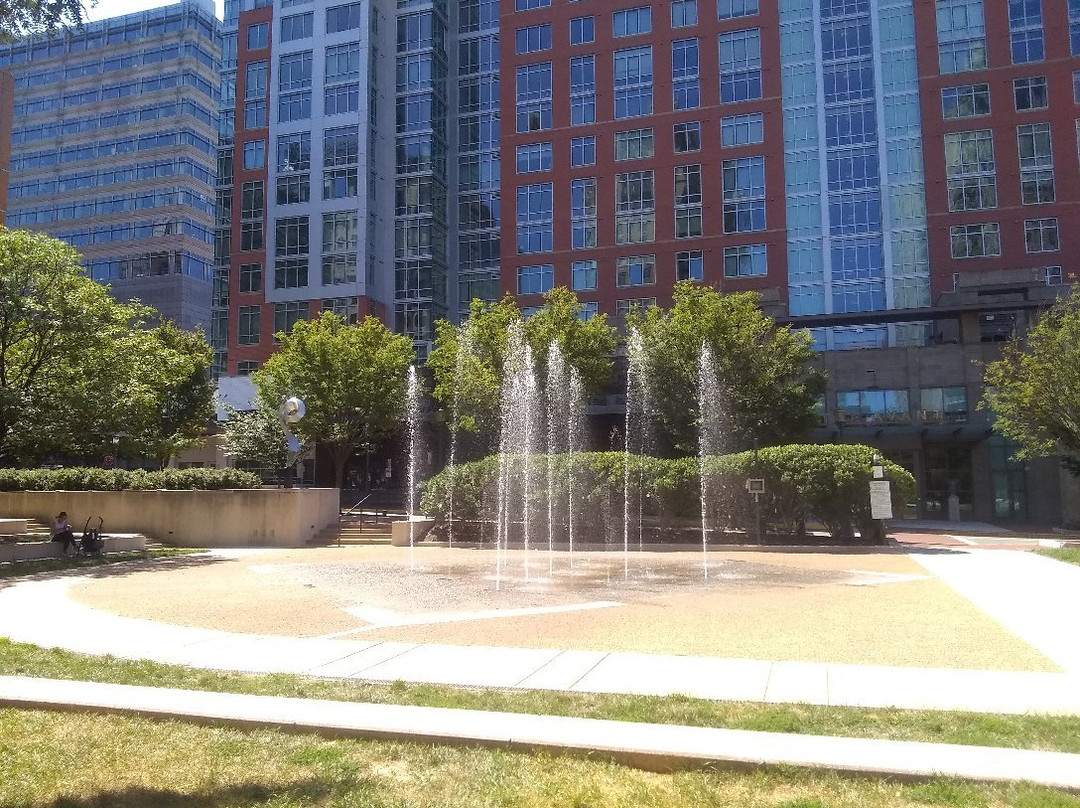 Reston Town Center景点图片