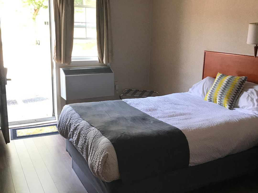 Days Inn by Wyndham Bridgewater Conference Center主图