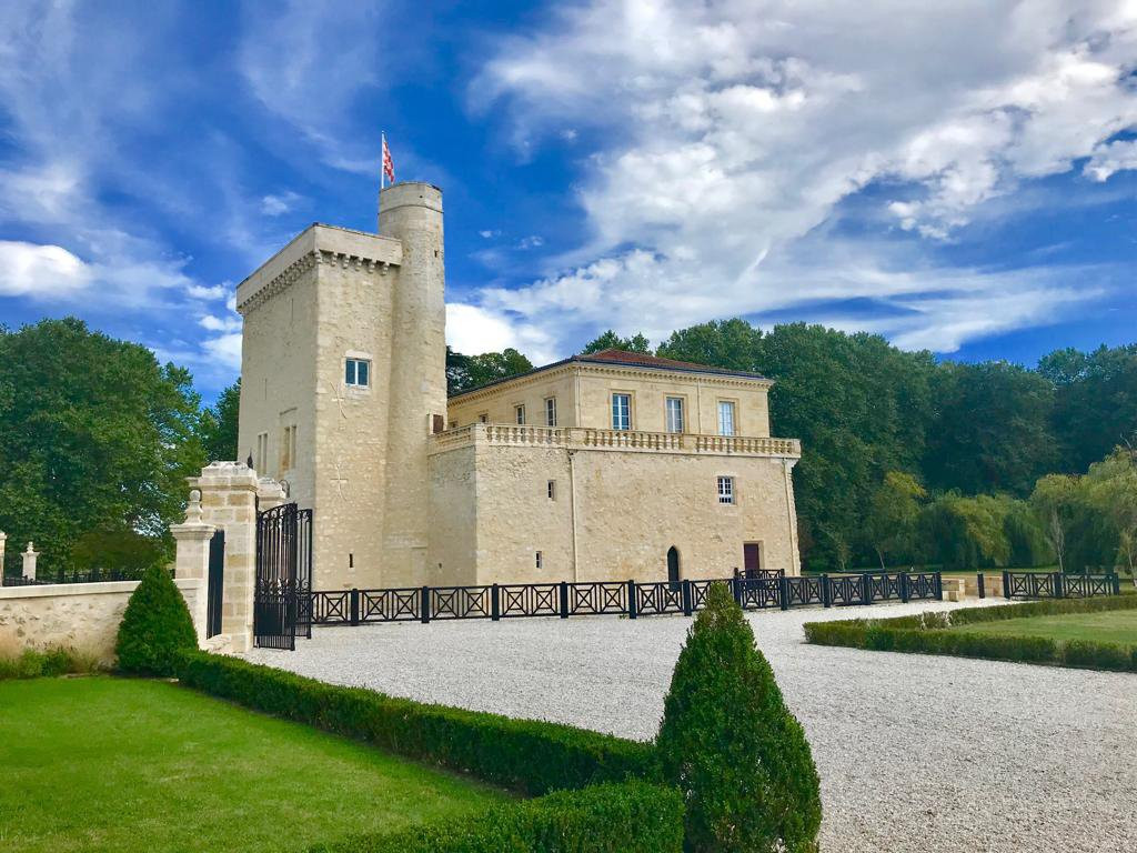 Château La Tour Carnet - Bernard Magrez主图