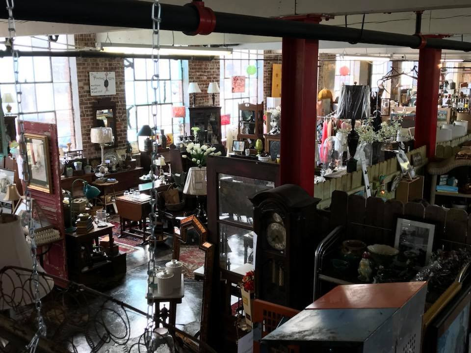 Relics Antique Marketplace景点图片