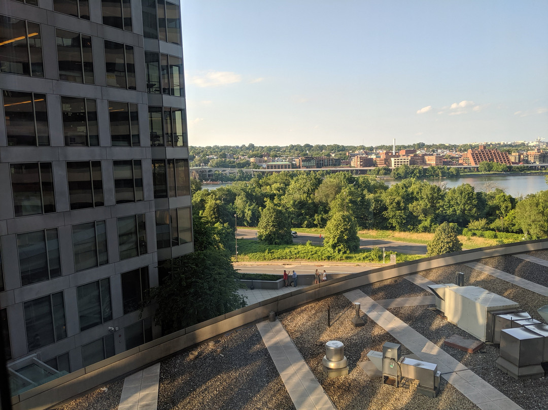 阿灵顿艾美酒店主图