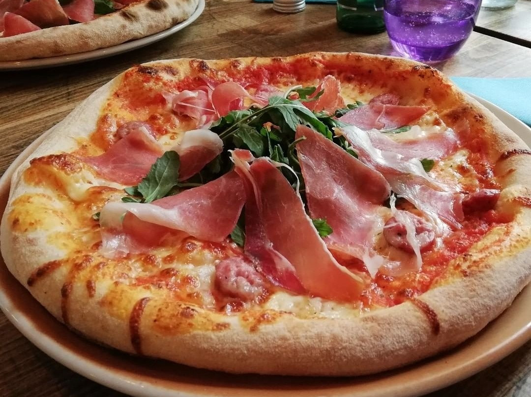 Kozljak餐馆和美食-Burra pizzeria bistro