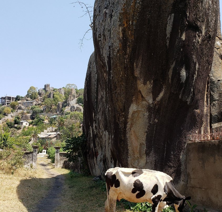European Cemetery-姆万扎必去景点