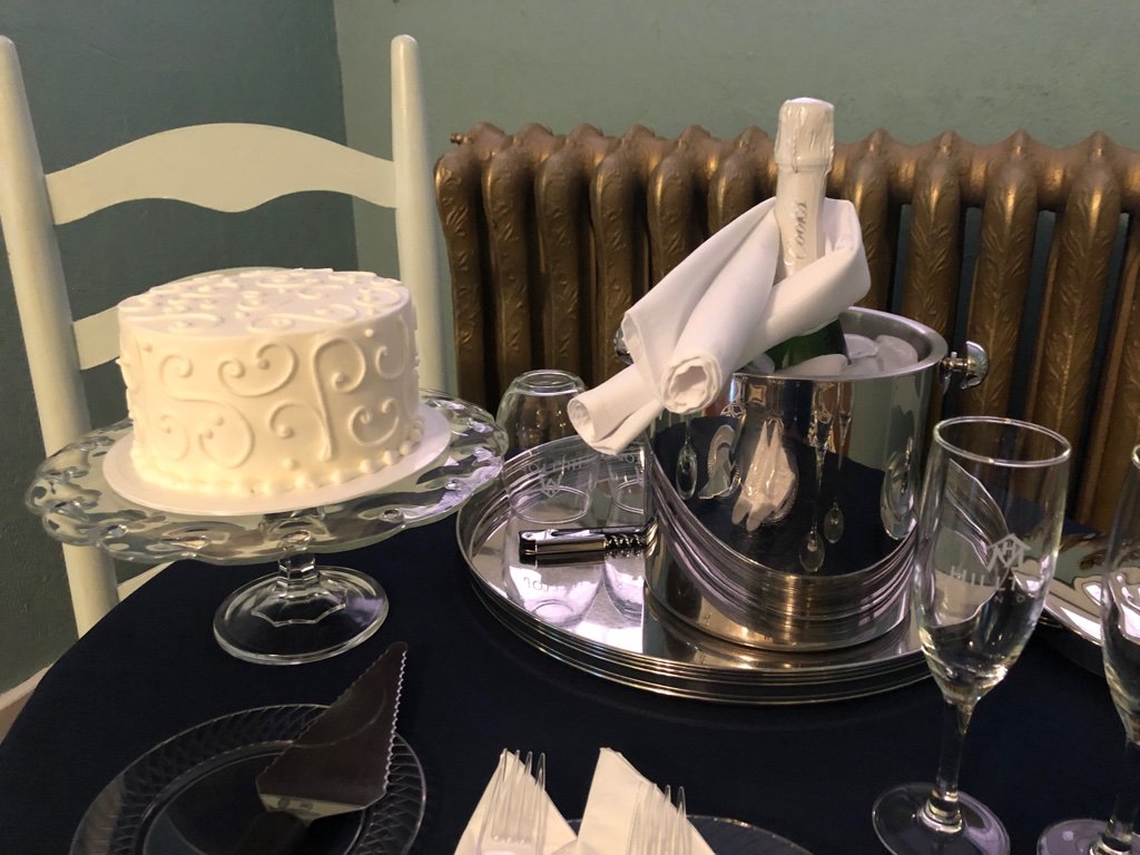 Hilltop Manor Bed & Breakfast-餐饮