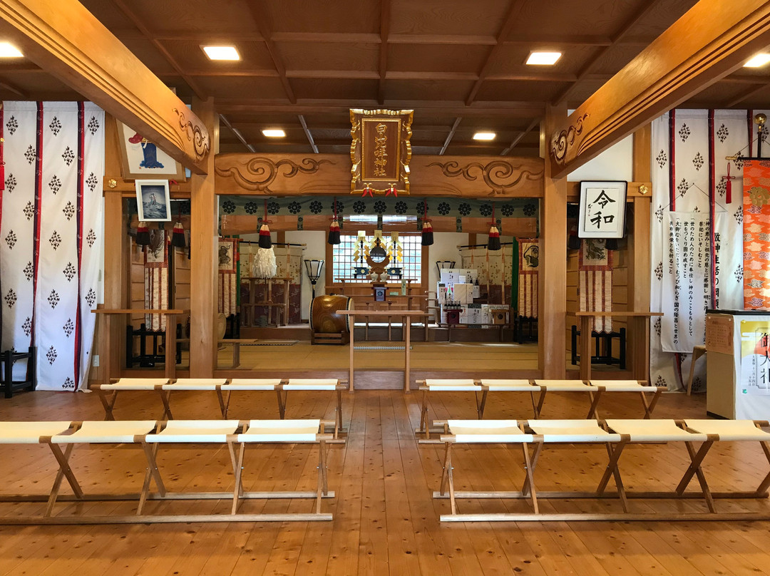 Shirayamahime Shrine景点图片